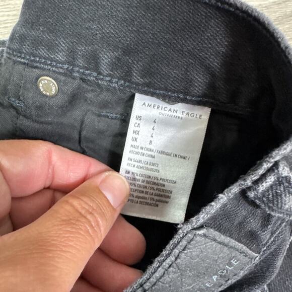 American Eagle Ripped High Rise Cuffed Mom Denim Jean Shorts Black Wash sz 4 - Picture 6 of 8